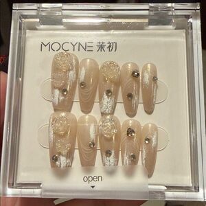 5/$25 MOCYNE  elegant Nail Set 🆕
